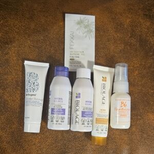 Briogeo Scalp Revival Shampoo - White and Blue